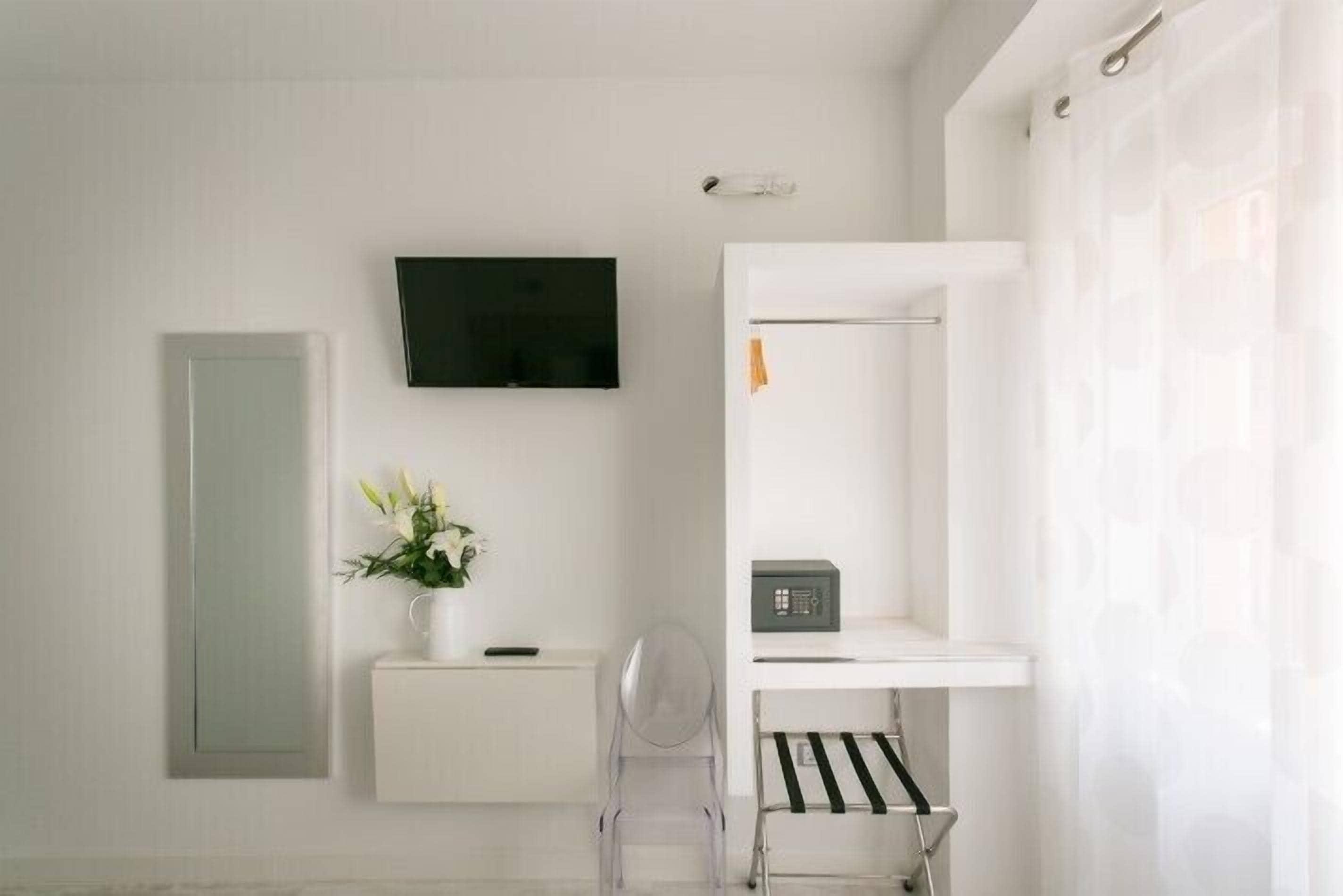 Hostal Met Madrid — Photos 2